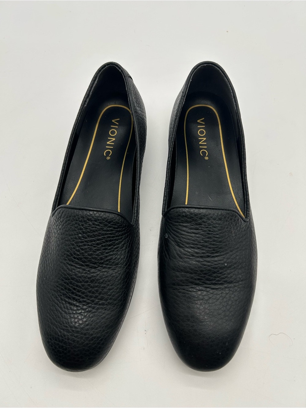 Vionic Women’s Sellah Black Pebble Leather Slip On Loafers size 7.5